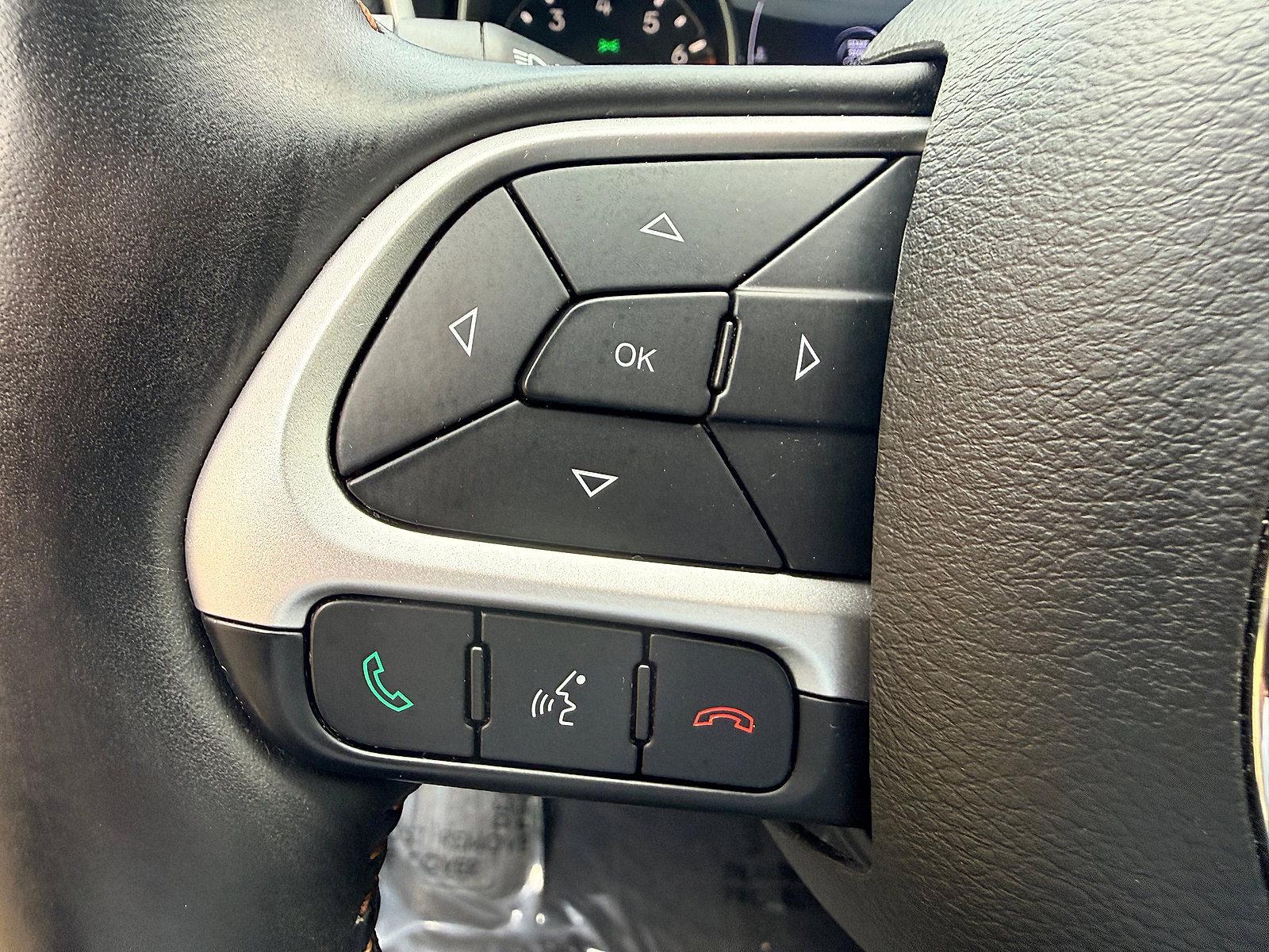 Used 2019 Jeep Compass Latitude w/ Cold Weather Group AWD/4WD image 23