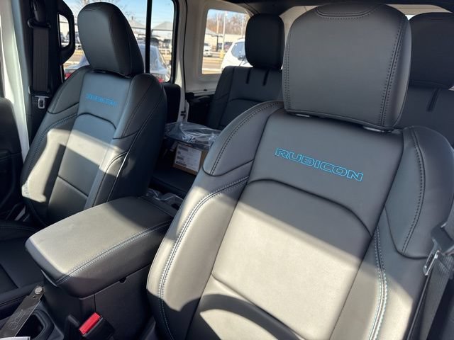 New 2025 Jeep Wrangler Unlimited Rubicon 4xe w/ Technology Group AWD/4WD image 12