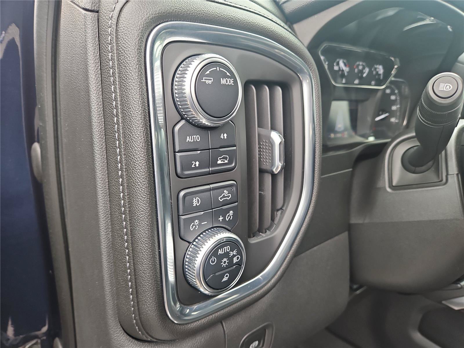 Used 2020 GMC Sierra 1500 SLT w/ SLT Premium Plus Package AWD/4WD image 21