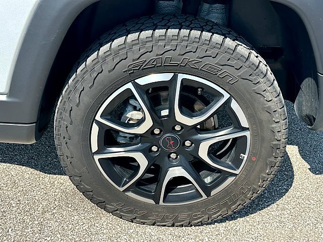 Used 2025 Jeep Compass Trailhawk AWD/4WD image 25