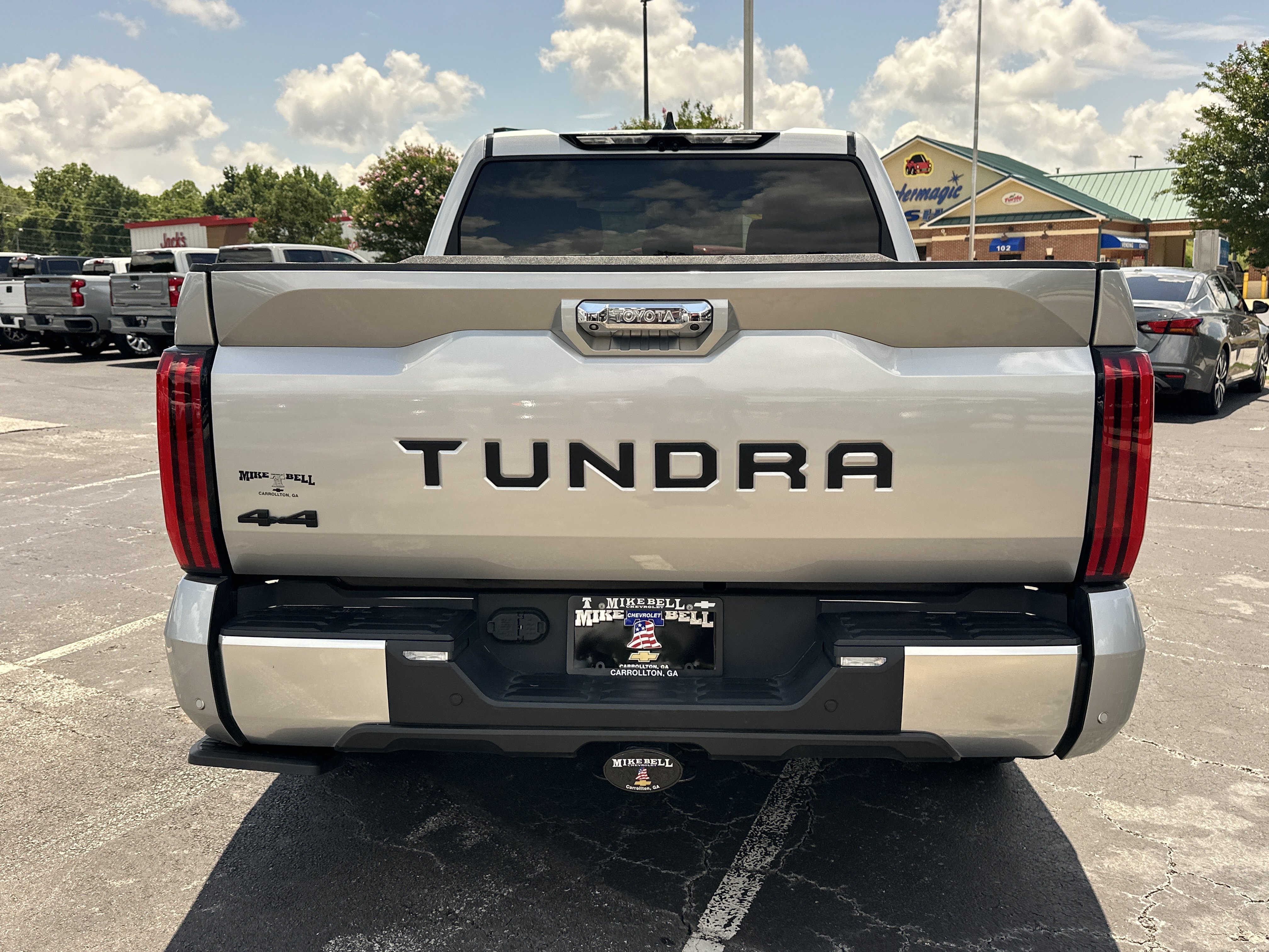Used 2023 Toyota Tundra Limited AWD/4WD image 7