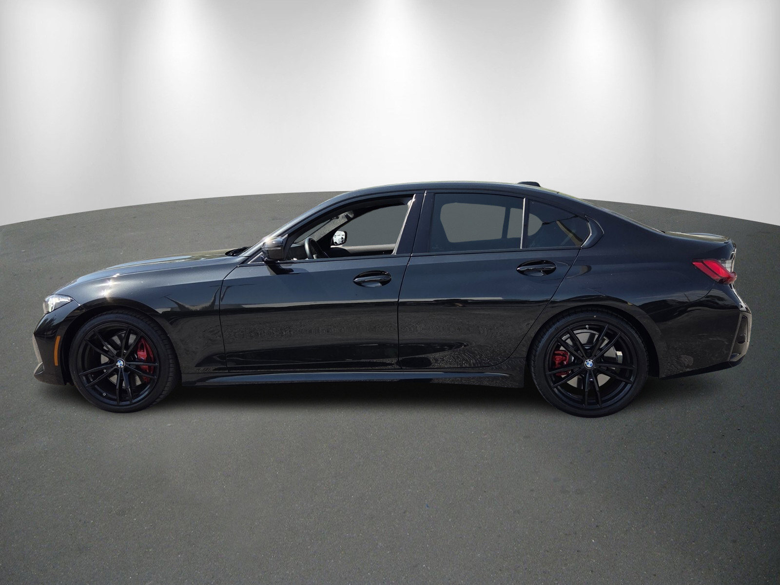 Certified 2024 BMW 330i Sedan w/ M Sport Package RWD image 4