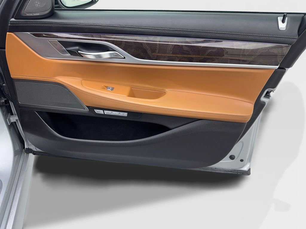 Used 2017 BMW 750i xDrive image 49