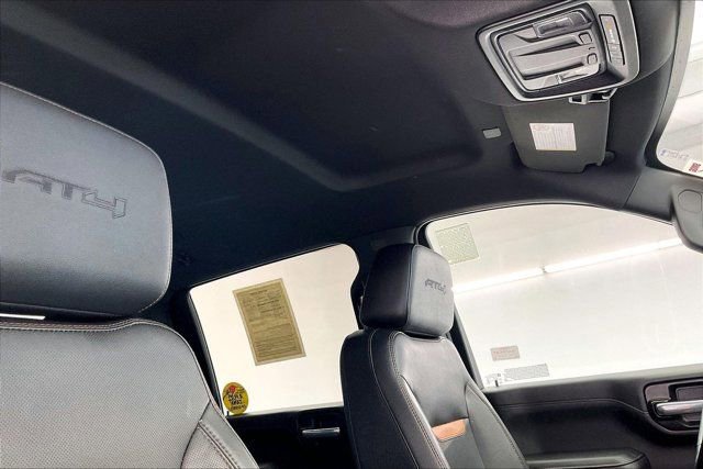 Used 2022 GMC Sierra 2500 AT4 image 24