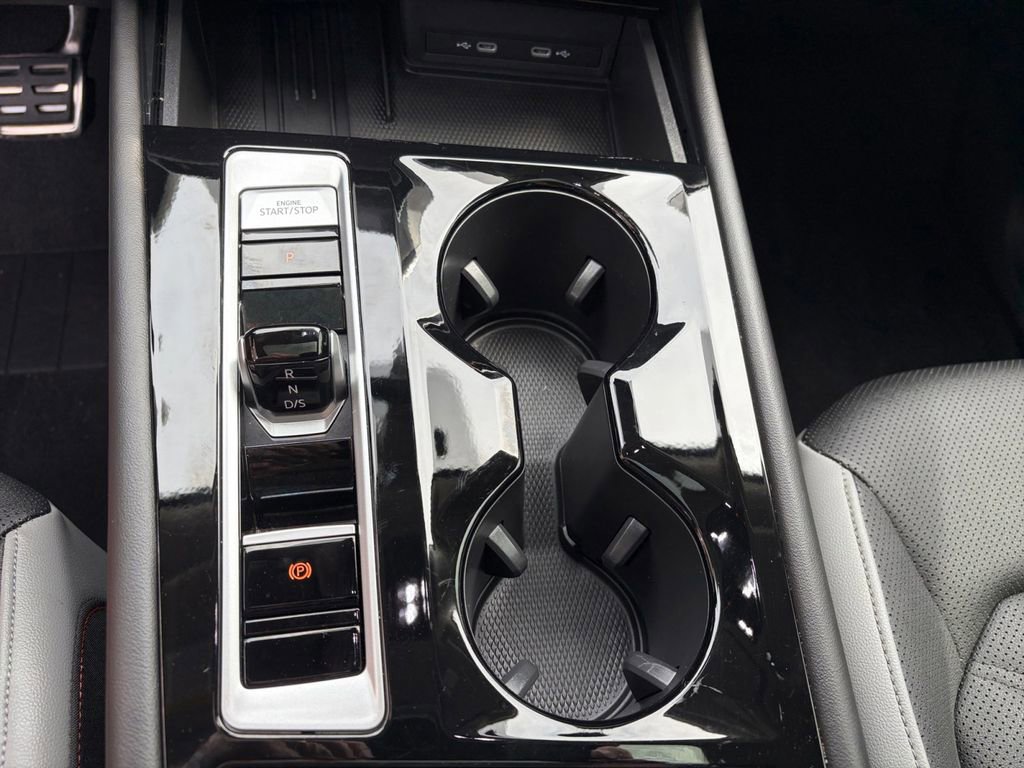 Certified 2025 Volkswagen Atlas Peak Edition SE AWD/4WD image 18