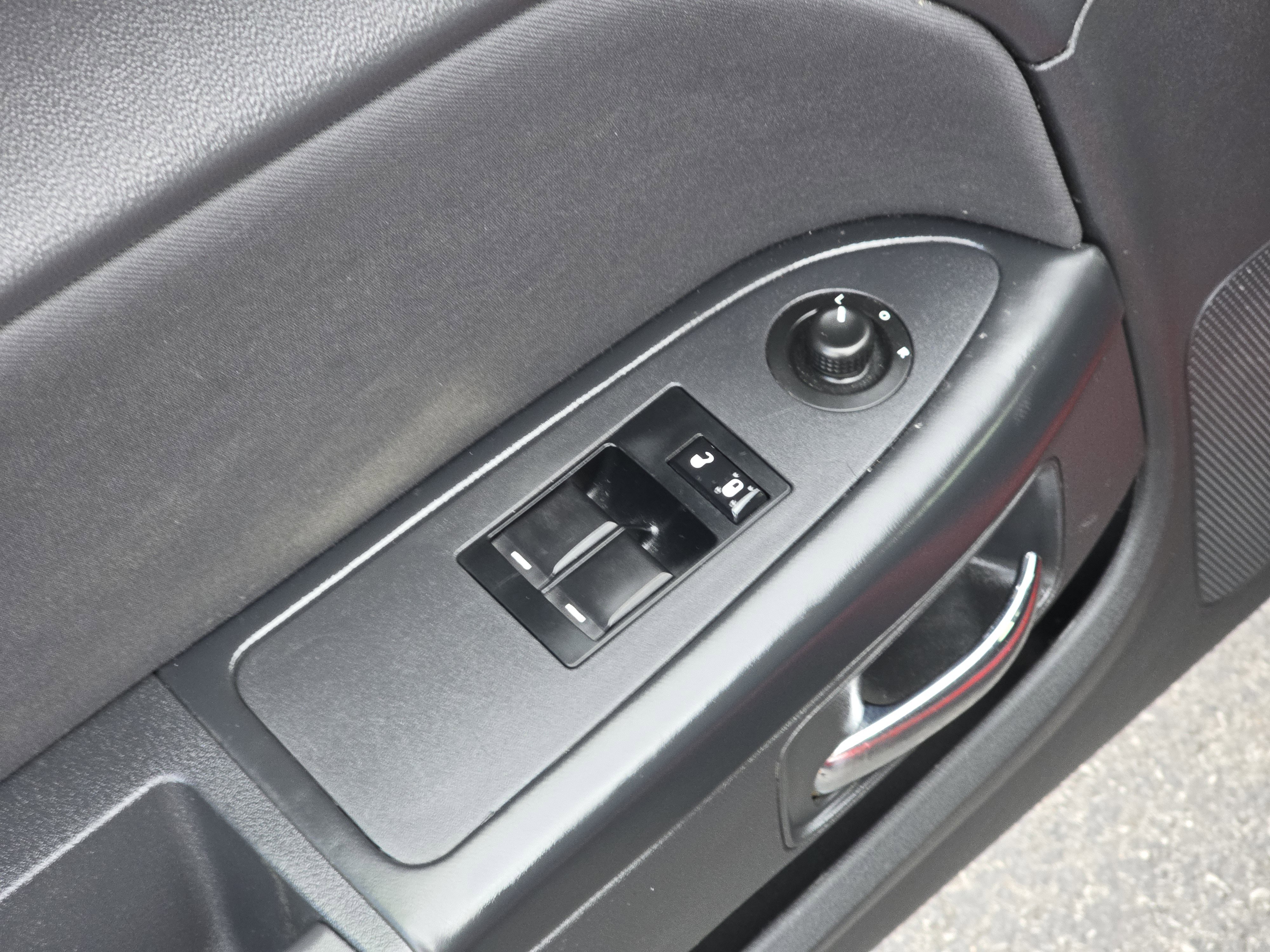 Used 2010 Dodge Challenger R/T image 17