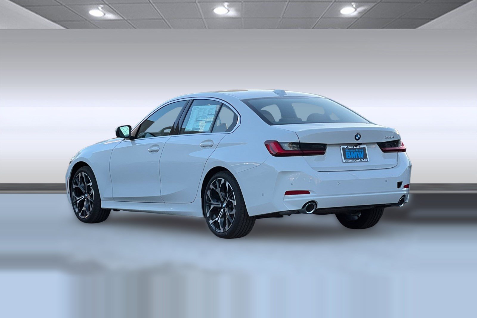 Used 2026 BMW 330i Sedan w/ Premium Package RWD image 3