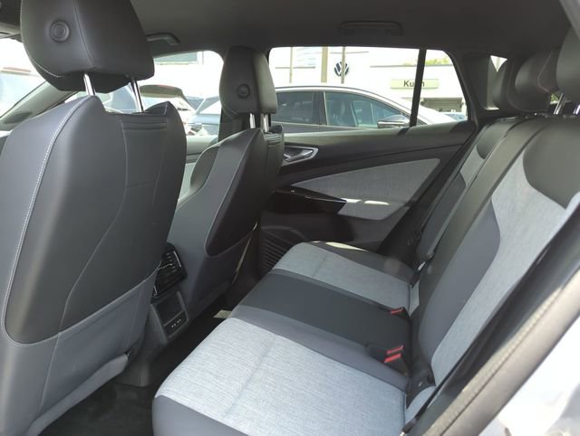 Certified 2023 Volkswagen ID.4 Pro image 15