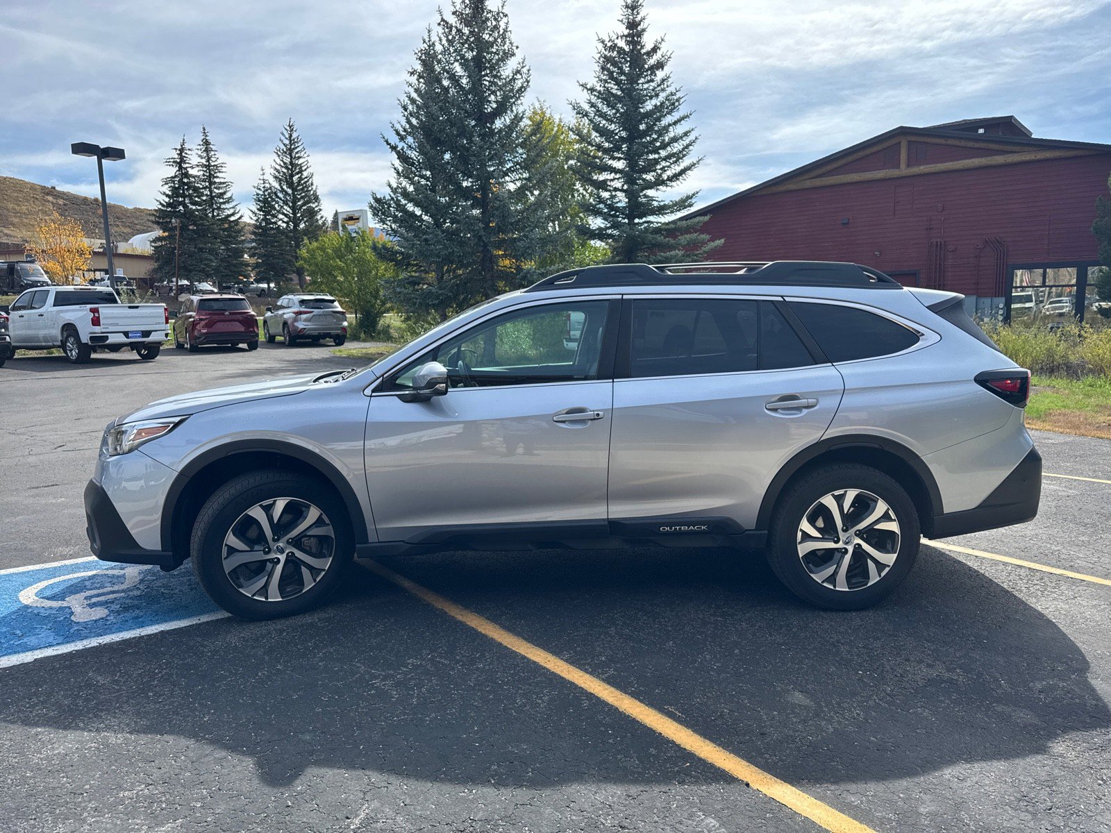 Used 2022 Subaru Outback Limited image 5
