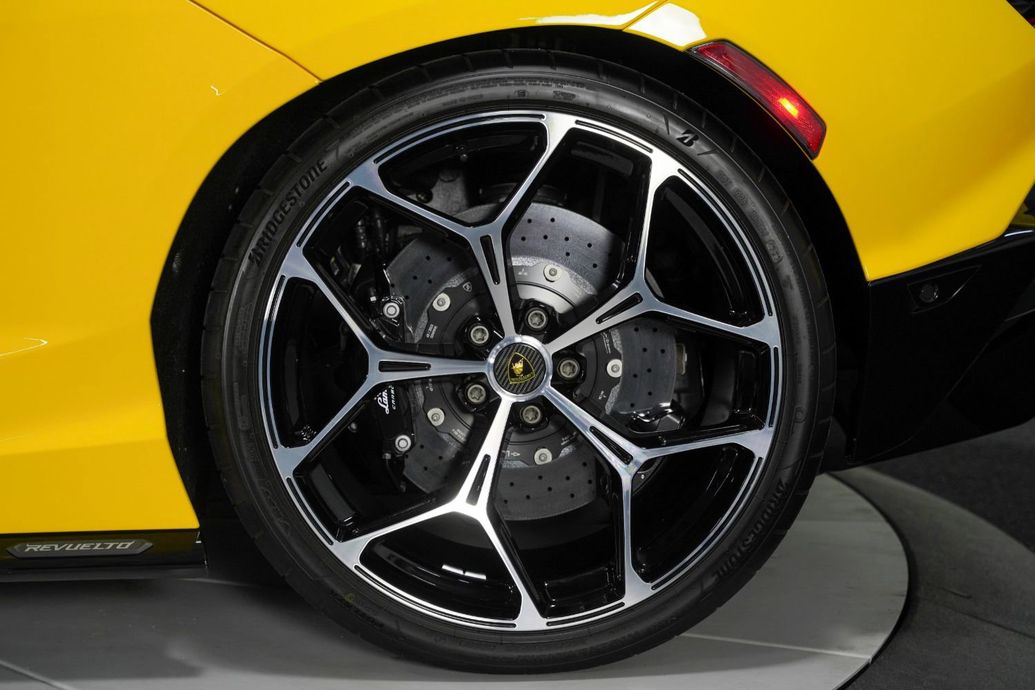 Used 2024 Lamborghini Revuelto AWD/4WD image 20