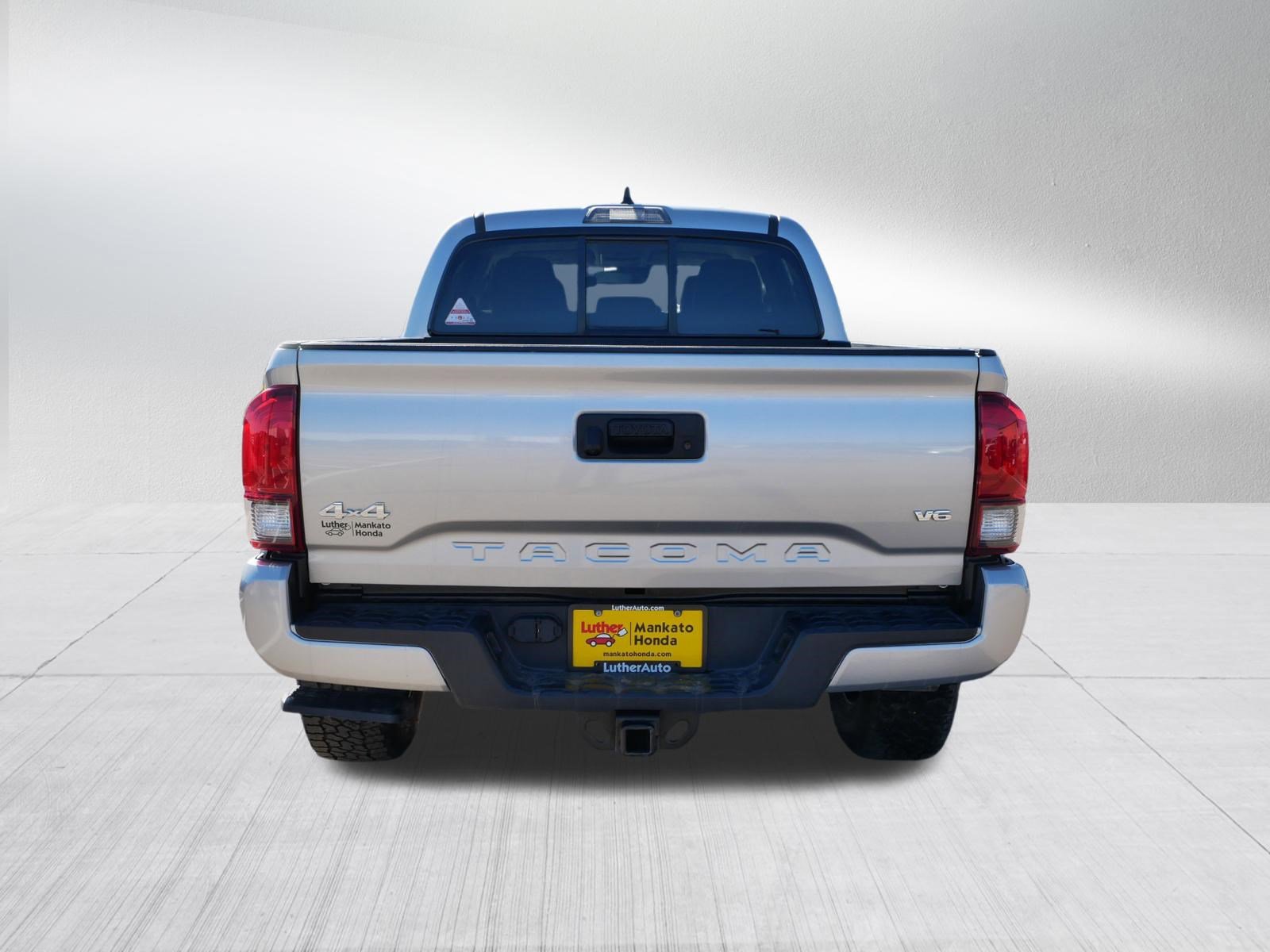Used 2022 Toyota Tacoma SR image 6