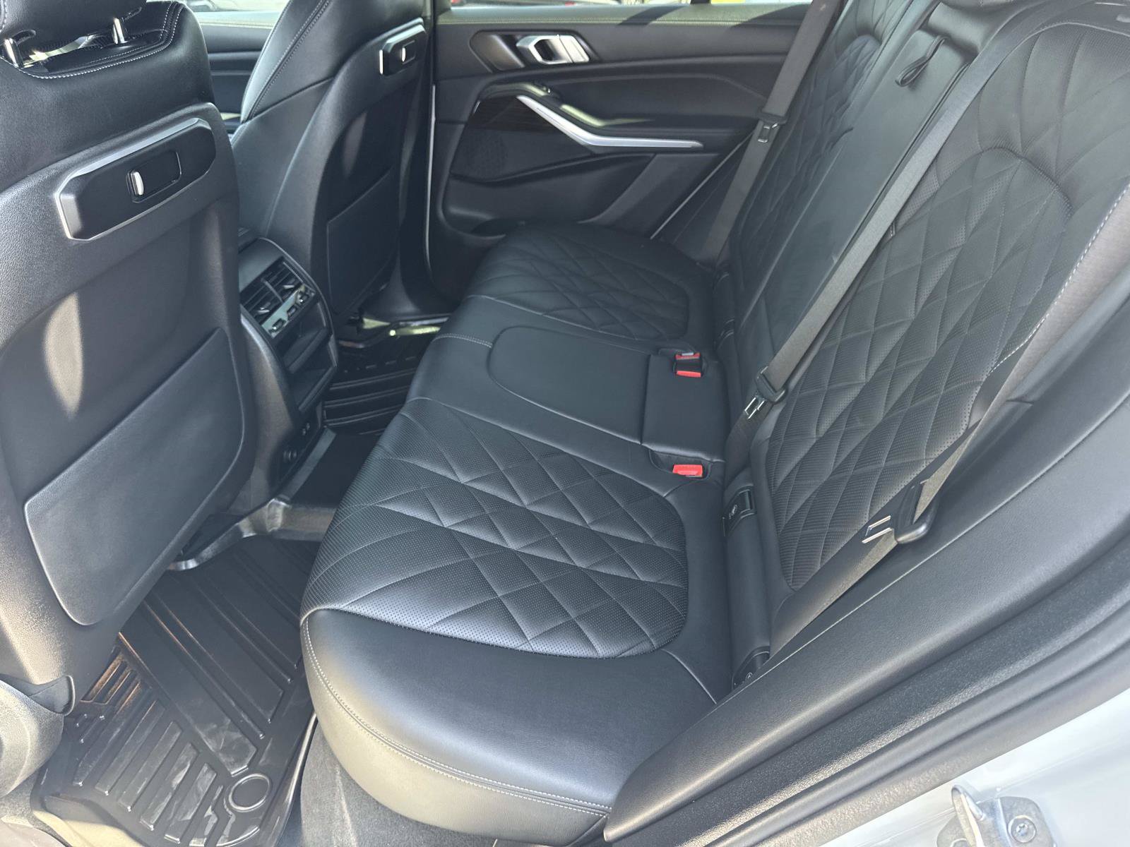 Used 2024 BMW X5 xDrive50e w/ Parking Assistance Package AWD/4WD image 26