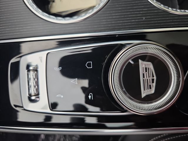 Certified 2024 Cadillac Lyriq Luxury w/ LPO, Floor Liner Package AWD/4WD image 28
