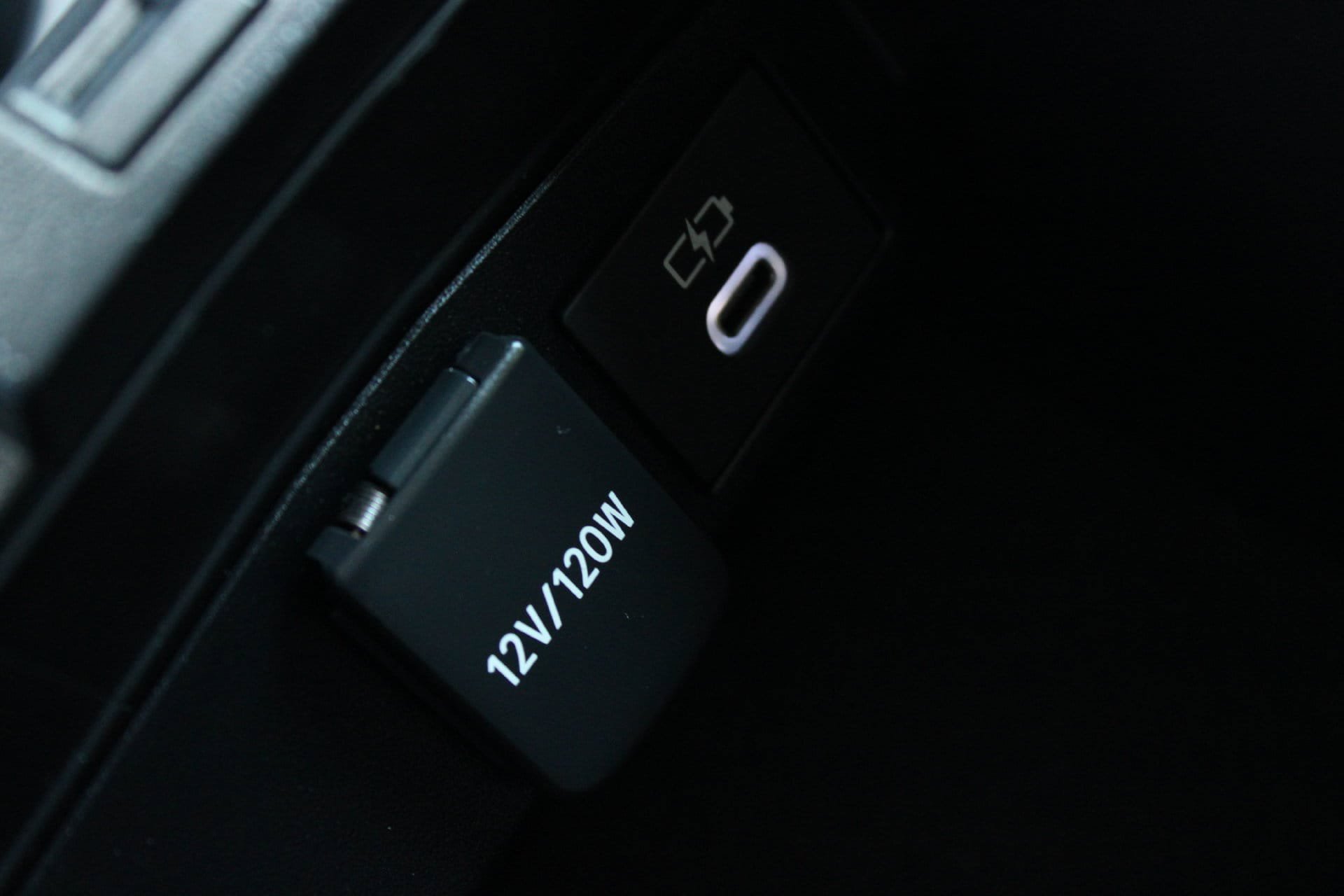 Used 2025 Toyota Corolla LE FWD image 40