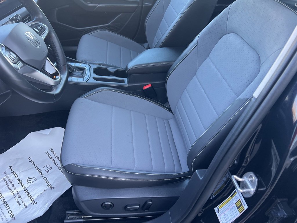 Used 2025 Volkswagen Jetta SE image 13