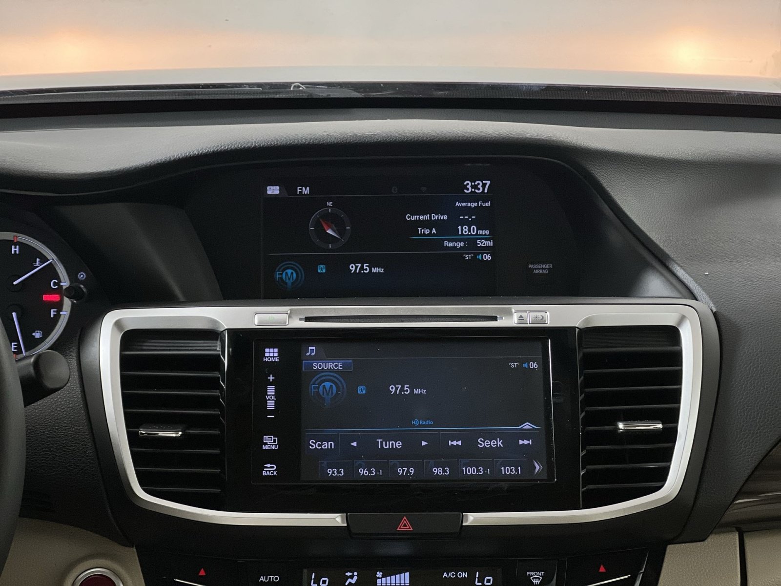 Used 2017 Honda Accord EX-L image 18
