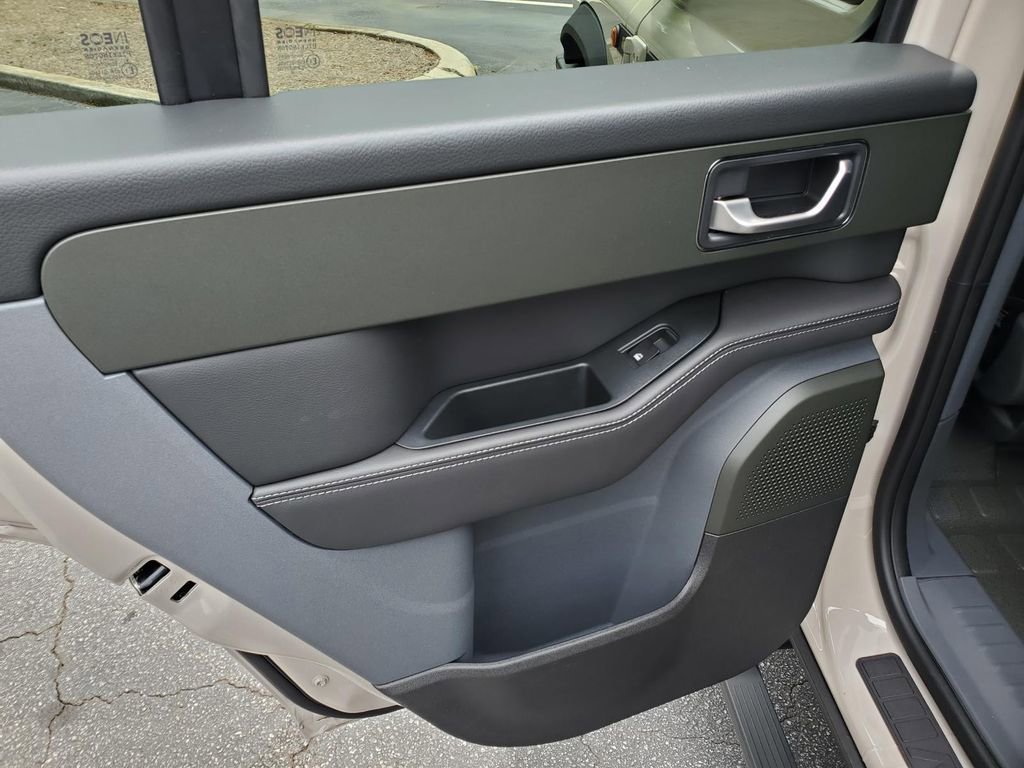 Used 2025 INEOS Grenadier AWD/4WD image 11