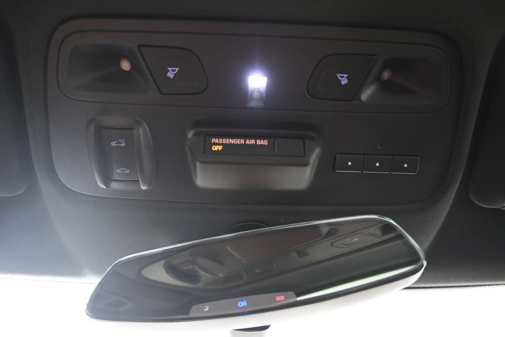 Used 2018 Chevrolet Camaro SS RWD image 34