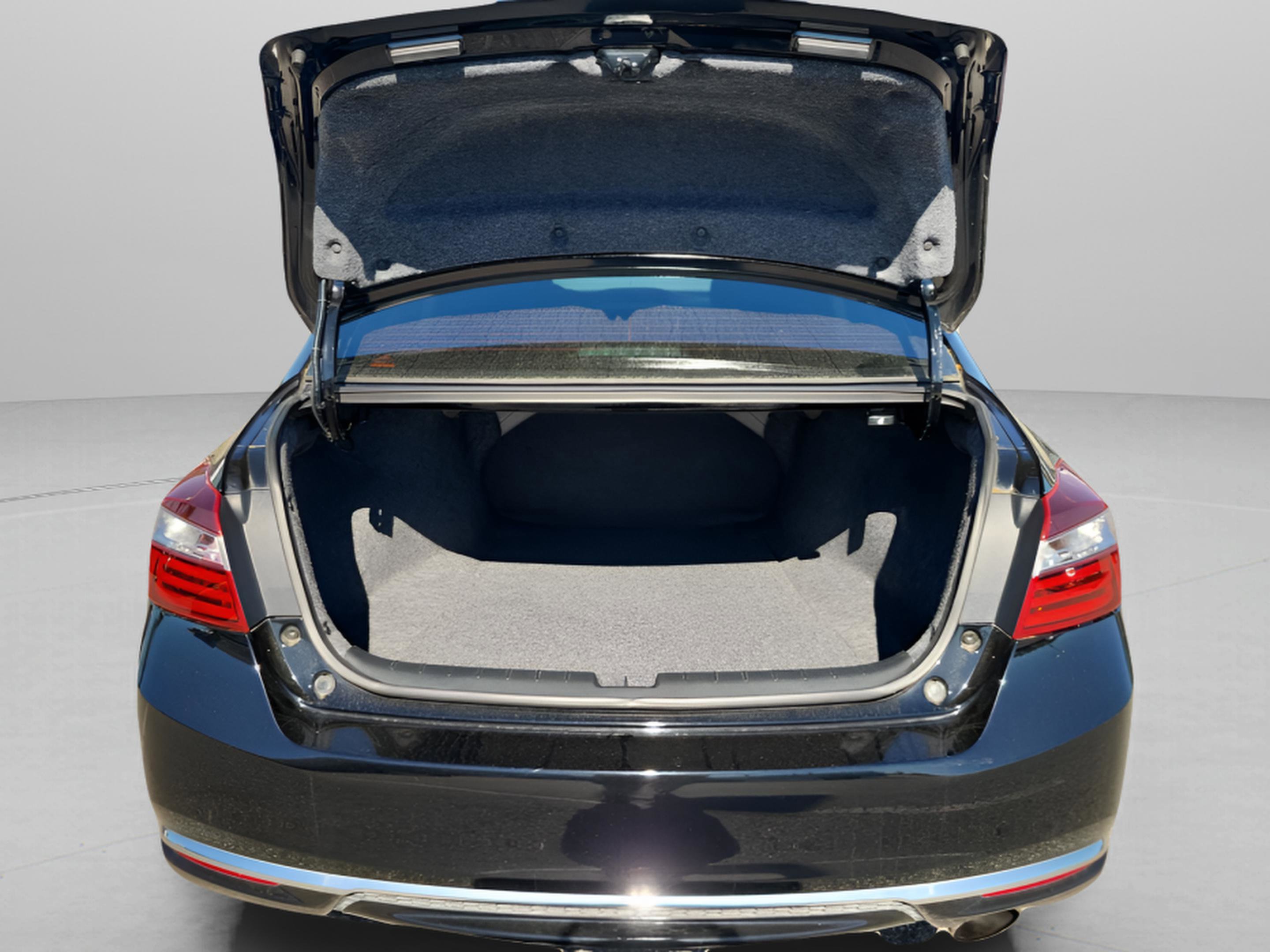 Certified 2017 Honda Accord LX image 31