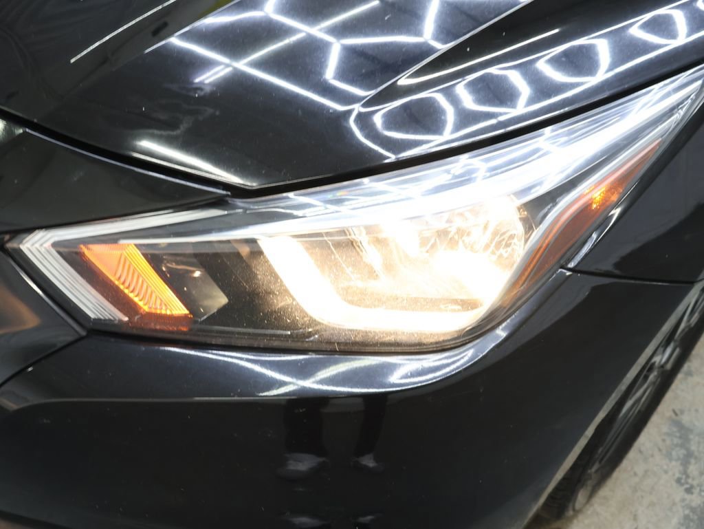 Used 2021 Nissan Versa SV image 26