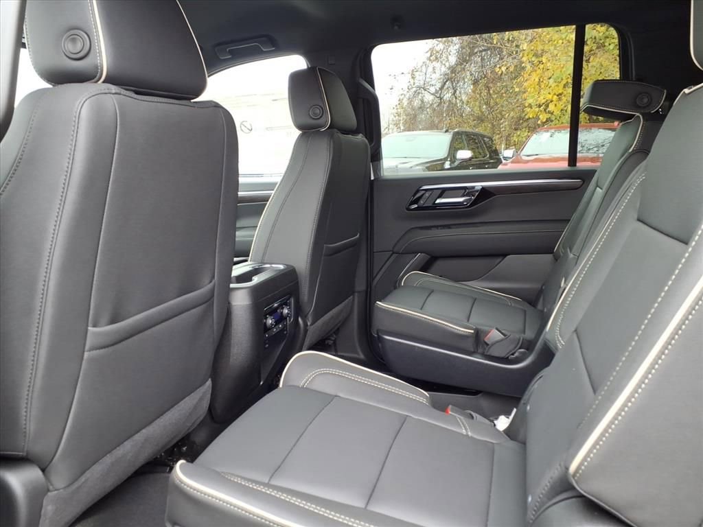 New 2026 Chevrolet Suburban Premier image 17