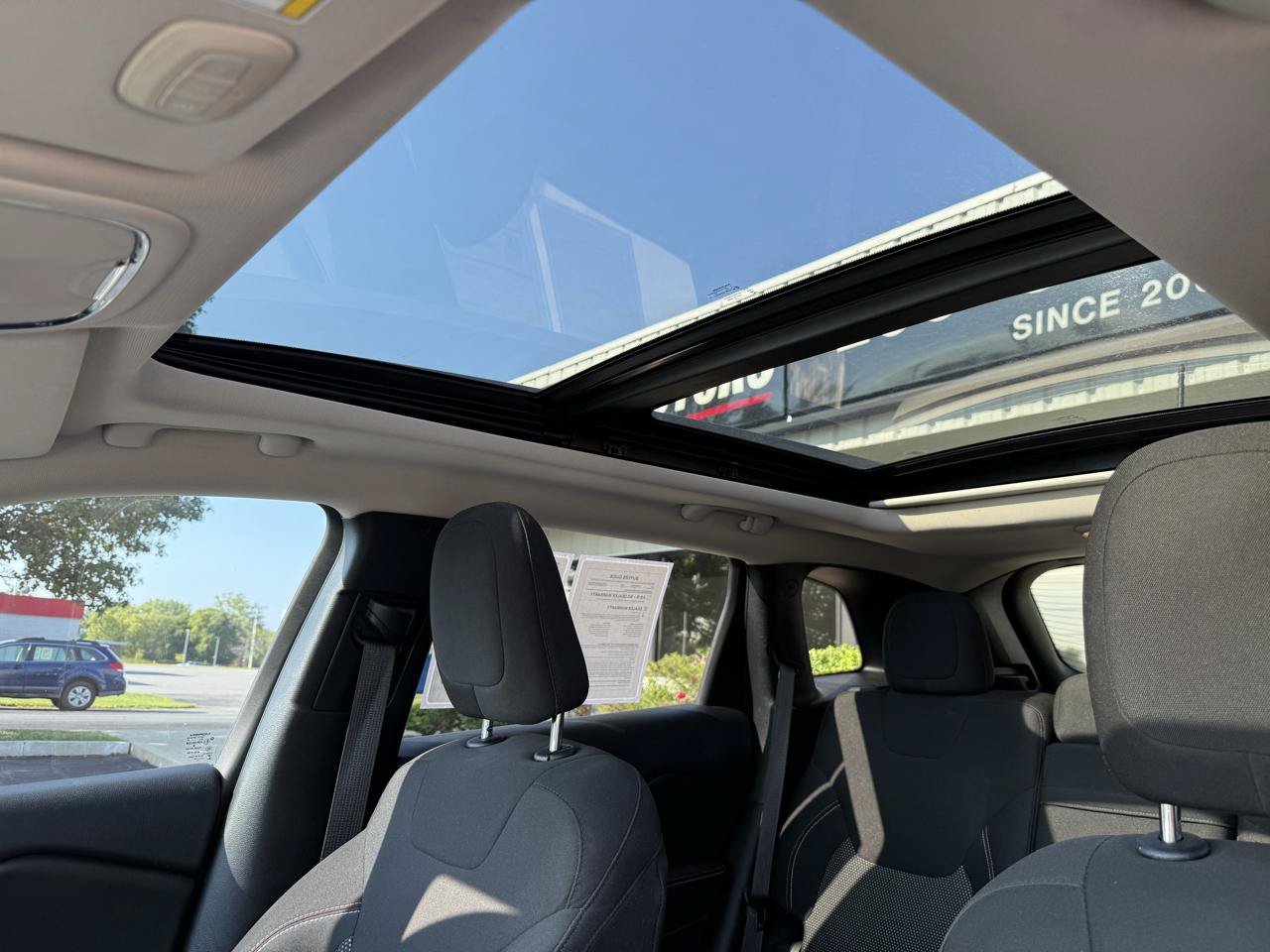 Used 2016 Jeep Cherokee 75th Anniversary FWD image 18