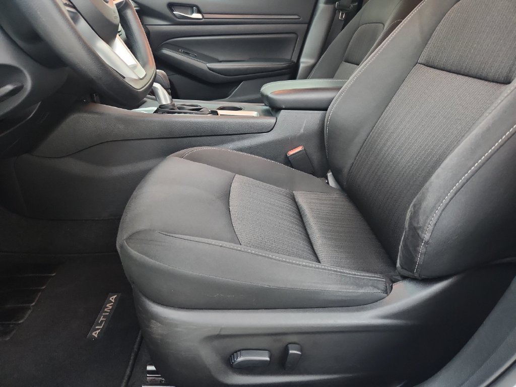 Used 2025 Nissan Altima 2.5 SV FWD image 22