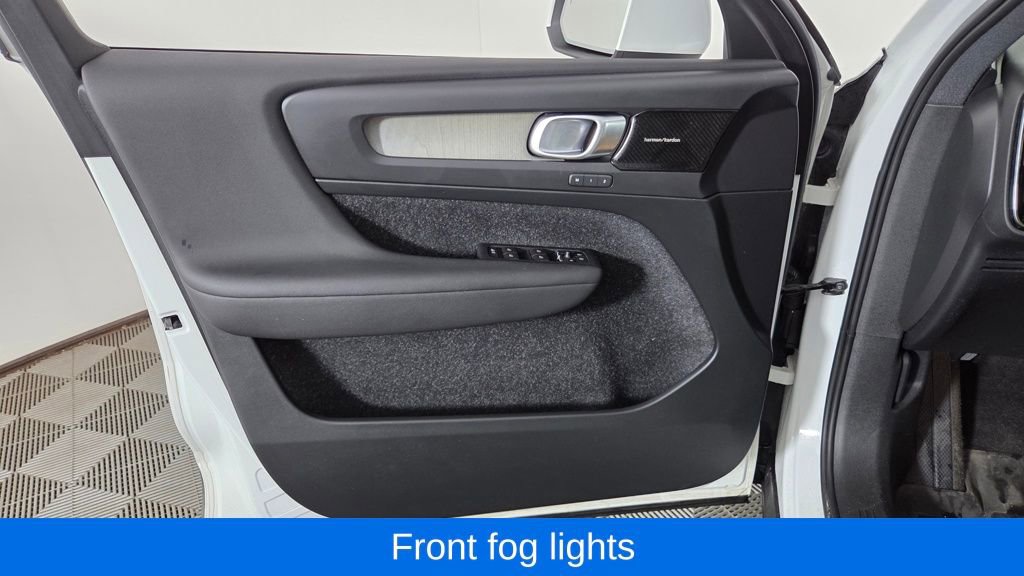 Used 2019 Volvo XC40 T5 Inscription image 13