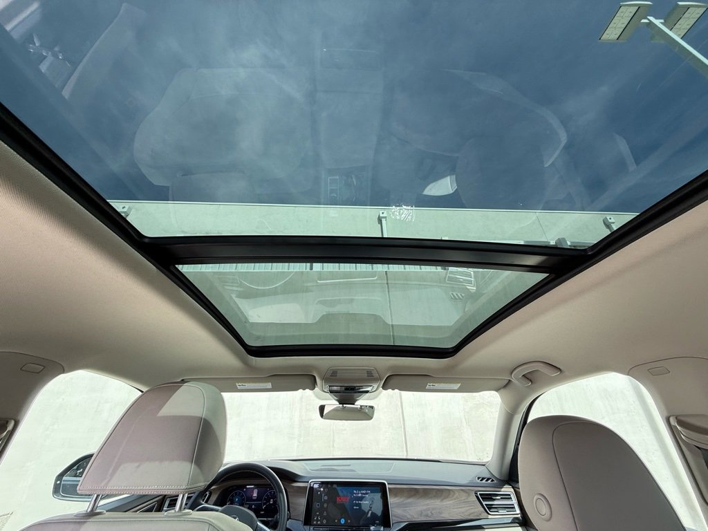 Used 2025 Volkswagen Atlas SE image 9