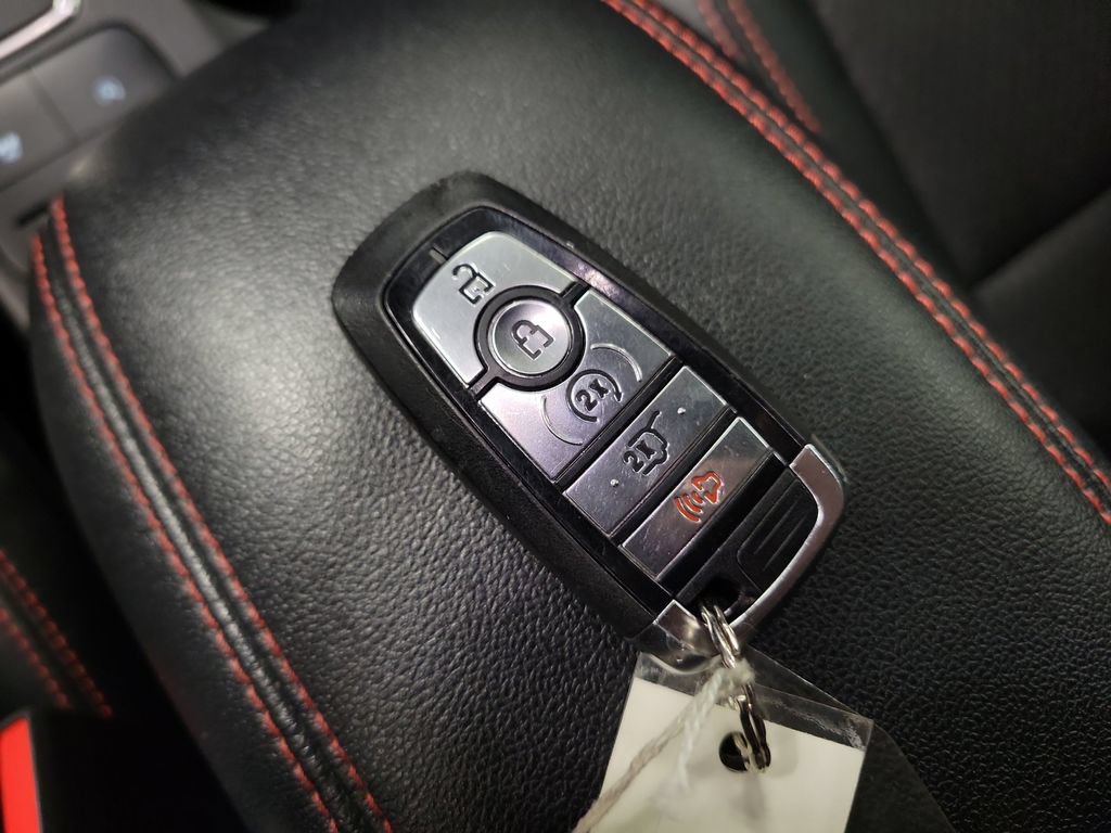 Used 2025 Ford Escape ST-Line Select AWD/4WD image 16