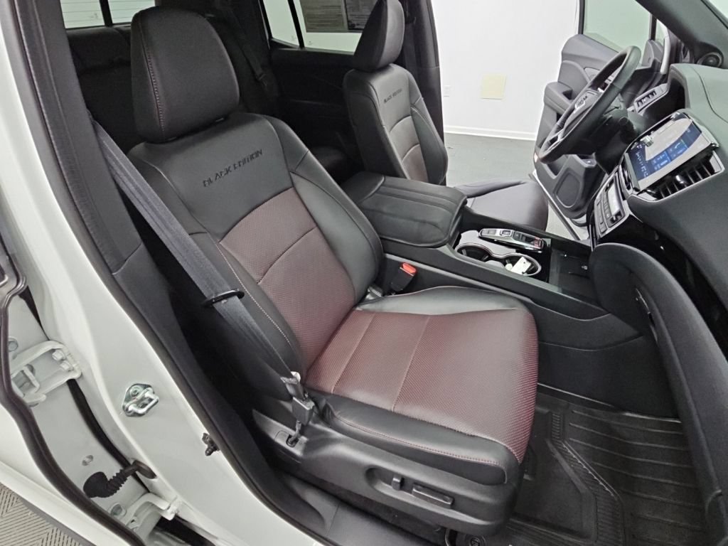 Used 2025 Honda Ridgeline Black Edition image 44