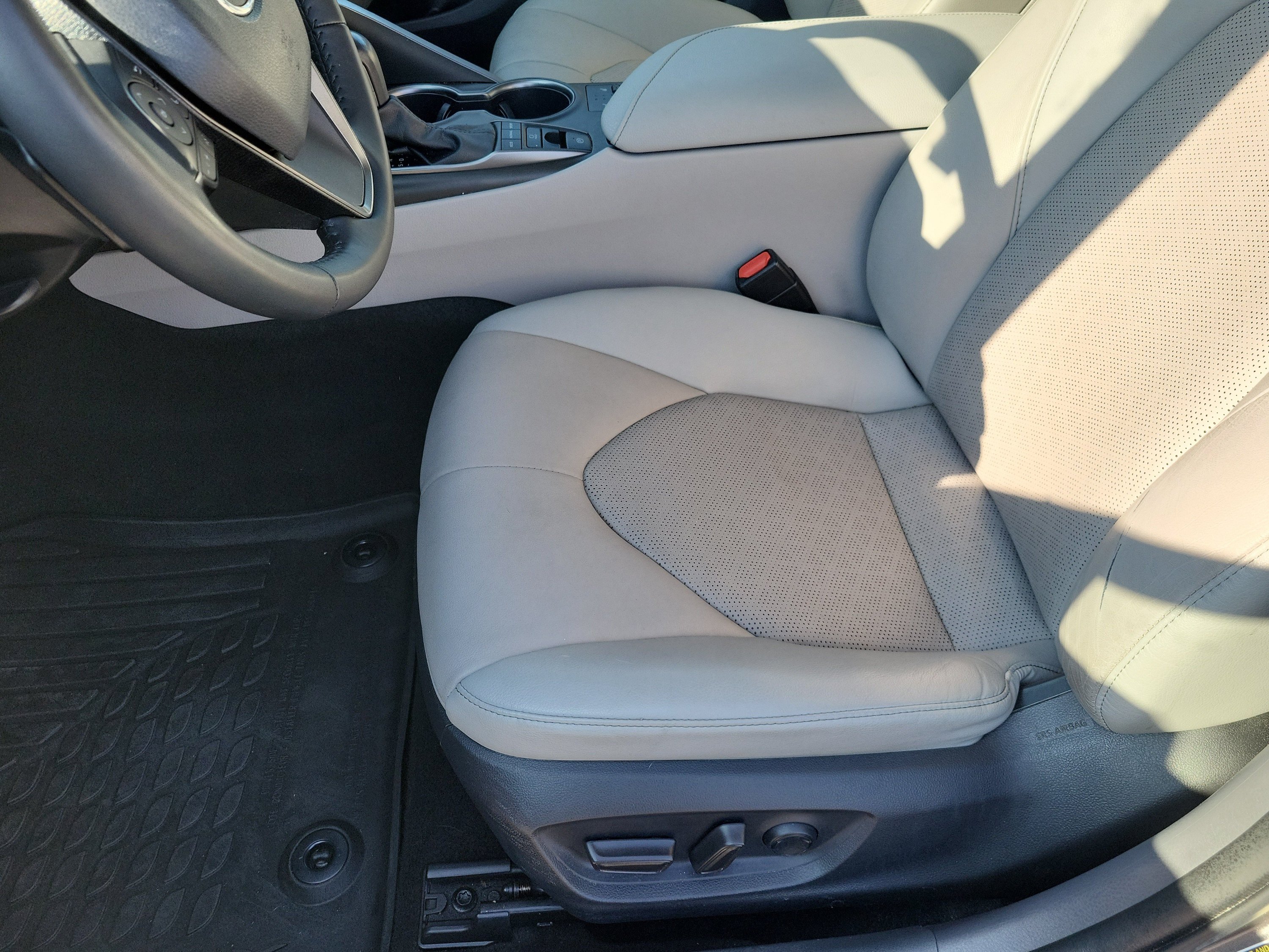 Used 2022 Toyota Camry XSE AWD/4WD image 21