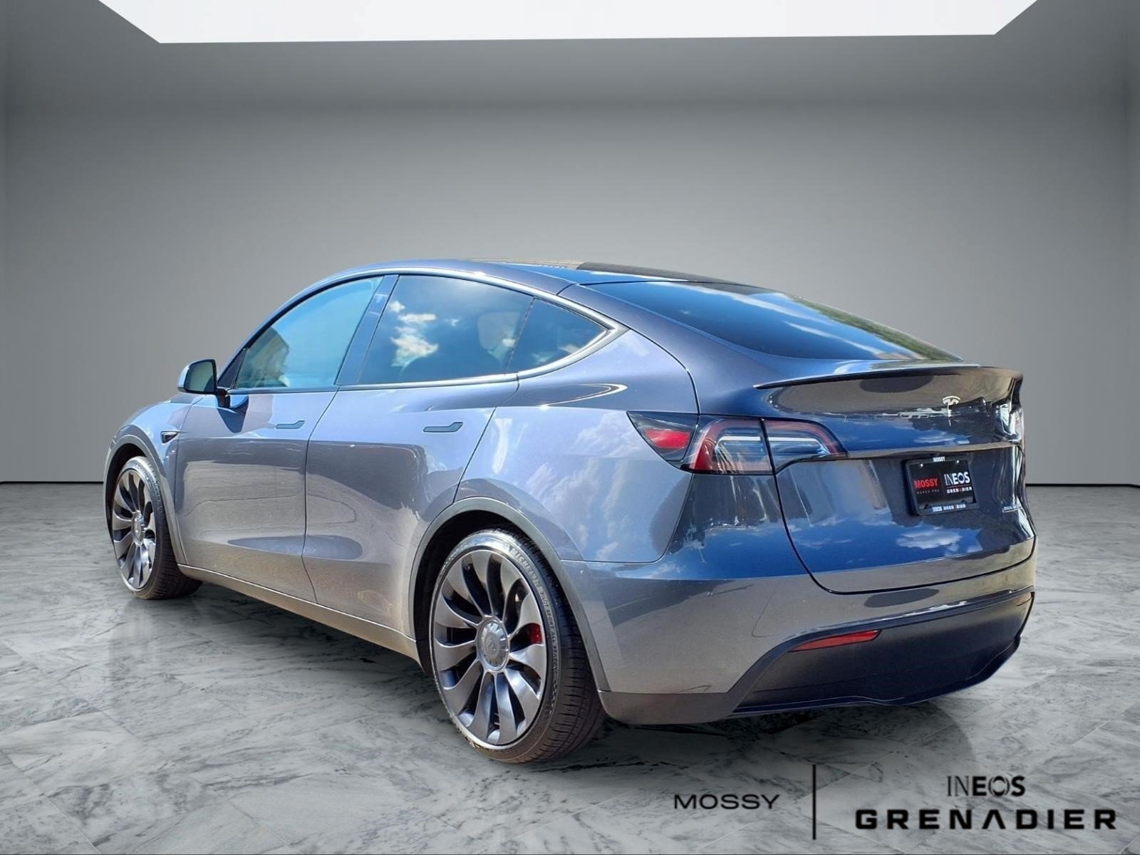 Used 2023 Tesla Model Y Performance AWD/4WD image 2