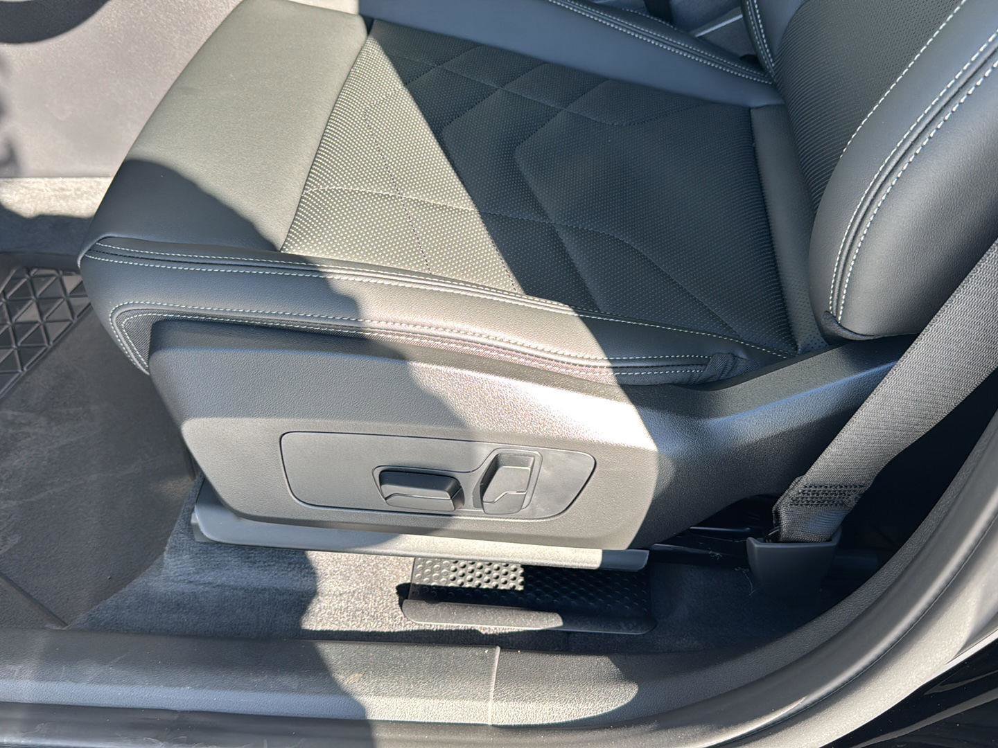 New 2026 BMW X1 xDrive28i w/ Technology Package image 27