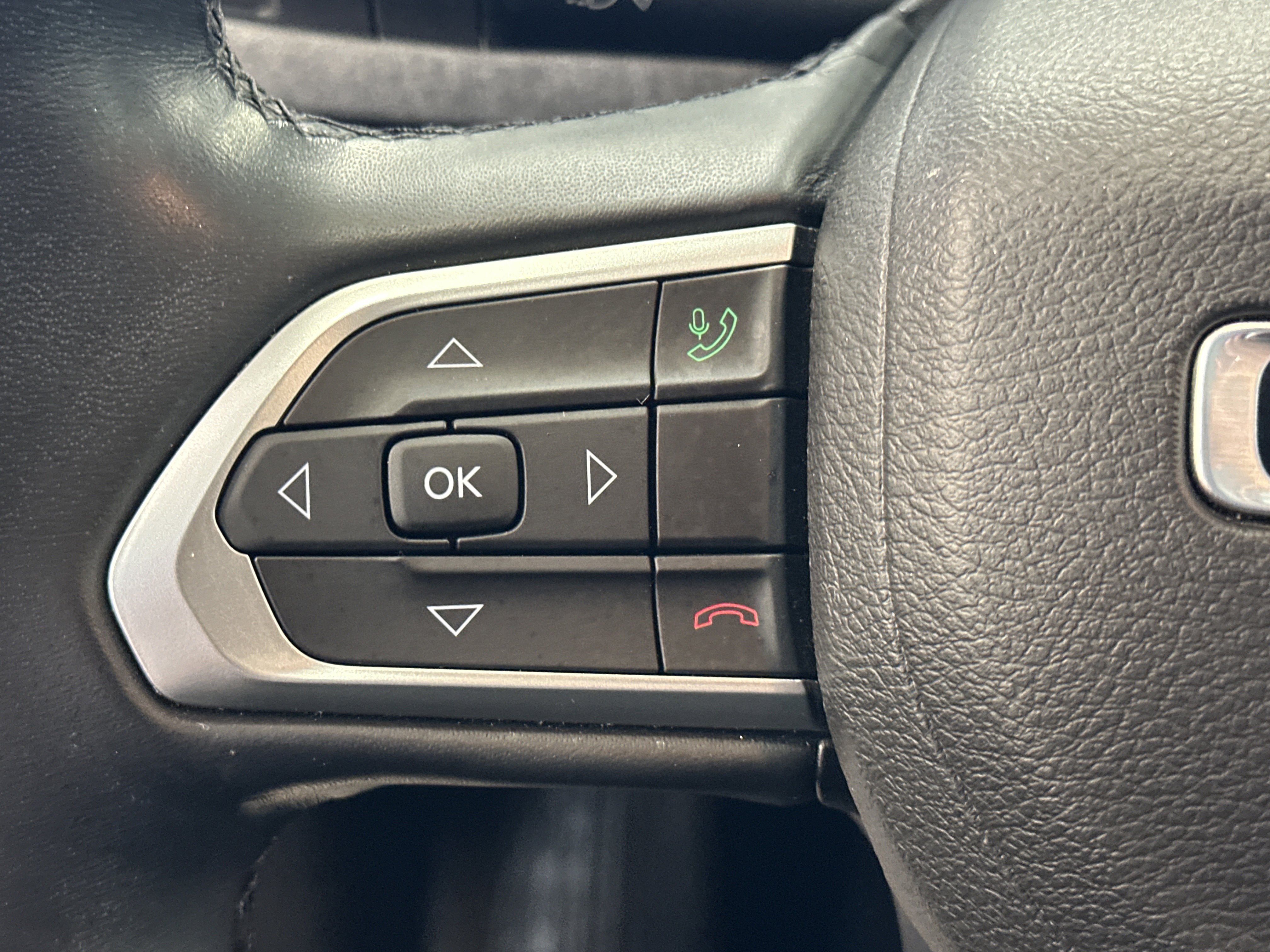 Used 2022 Jeep Compass Latitude w/ Sun and Sound Group image 34