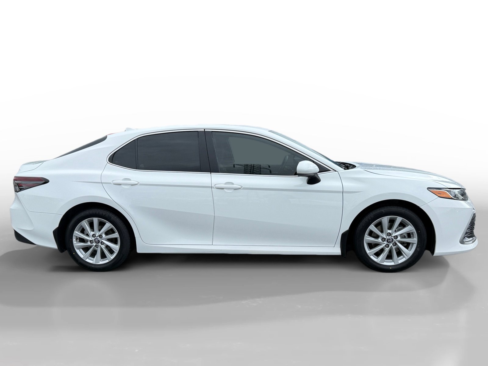 Used 2023 Toyota Camry LE image 6