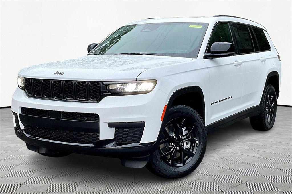New 2025 Jeep Grand Cherokee L Altitude image 2