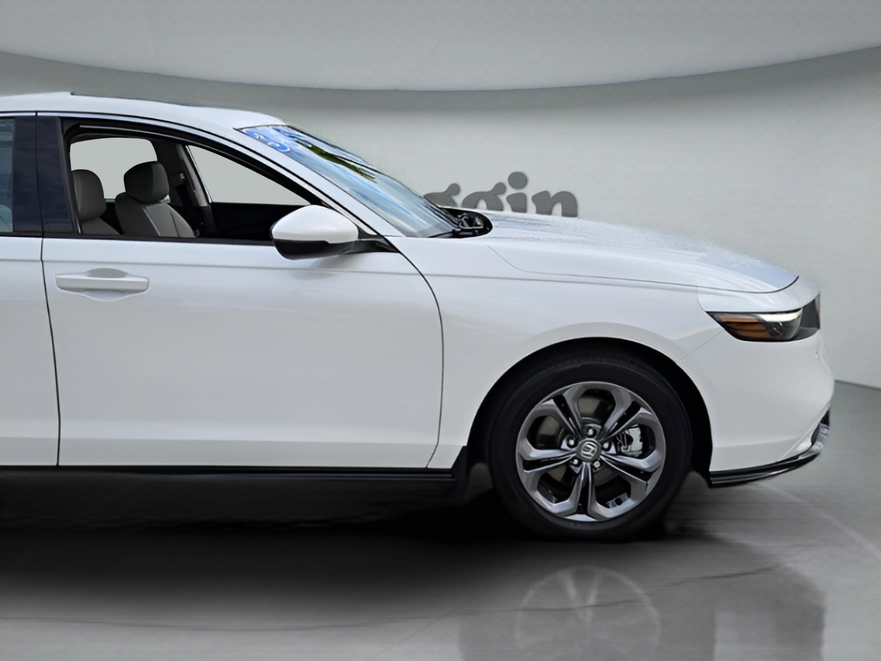 Certified 2025 Honda Accord EX-L image 40