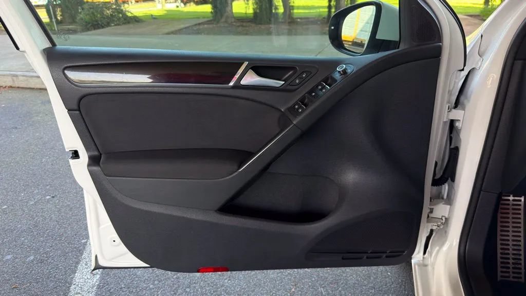 Used 2011 Volkswagen GTI 4-Door FWD image 23