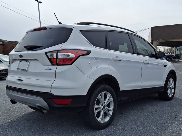 Used 2018 Ford Escape SE w/ SE Sync 3 Package image 4