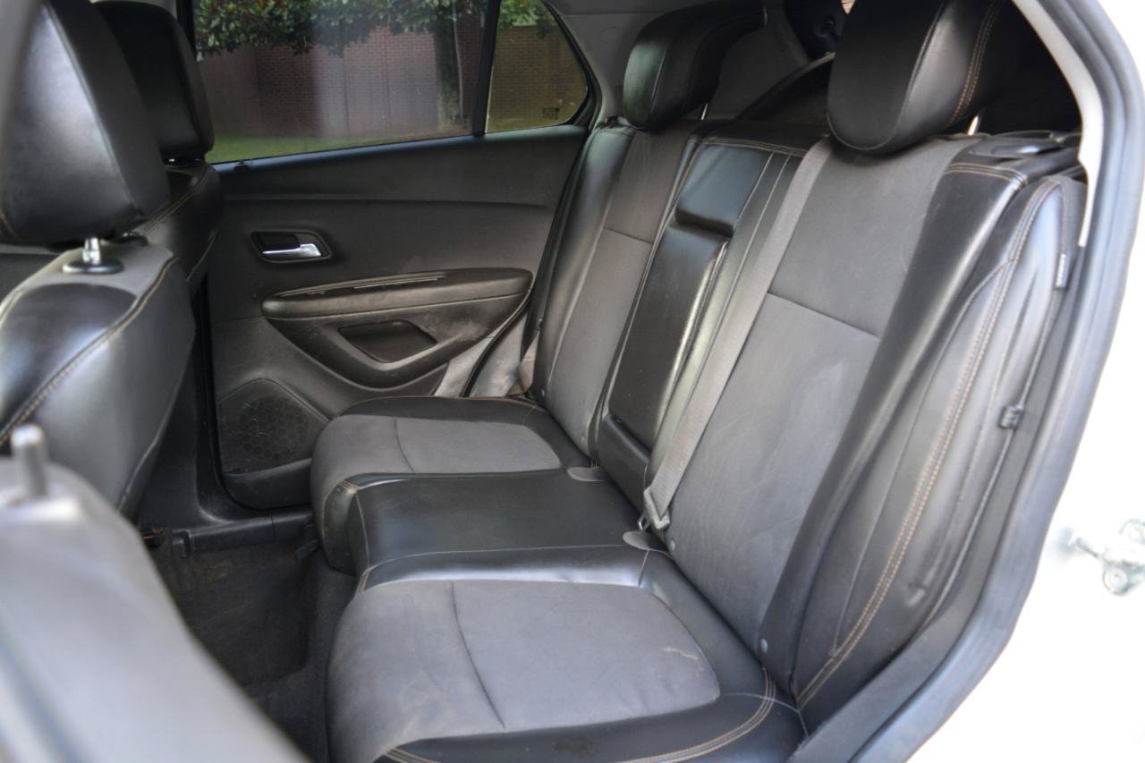 Used 2018 Chevrolet Trax LT w/ LT Convenience Package FWD image 13