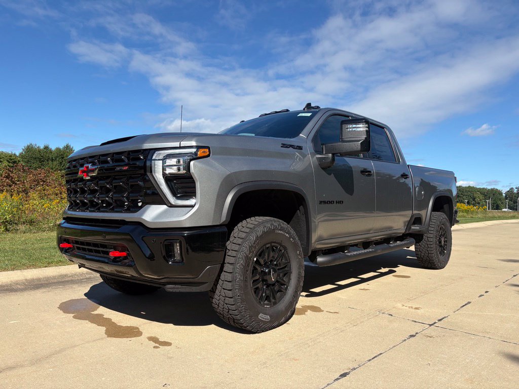 New 2026 Chevrolet Silverado 2500 ZR2 w/ LPO, Dark Essentials Package