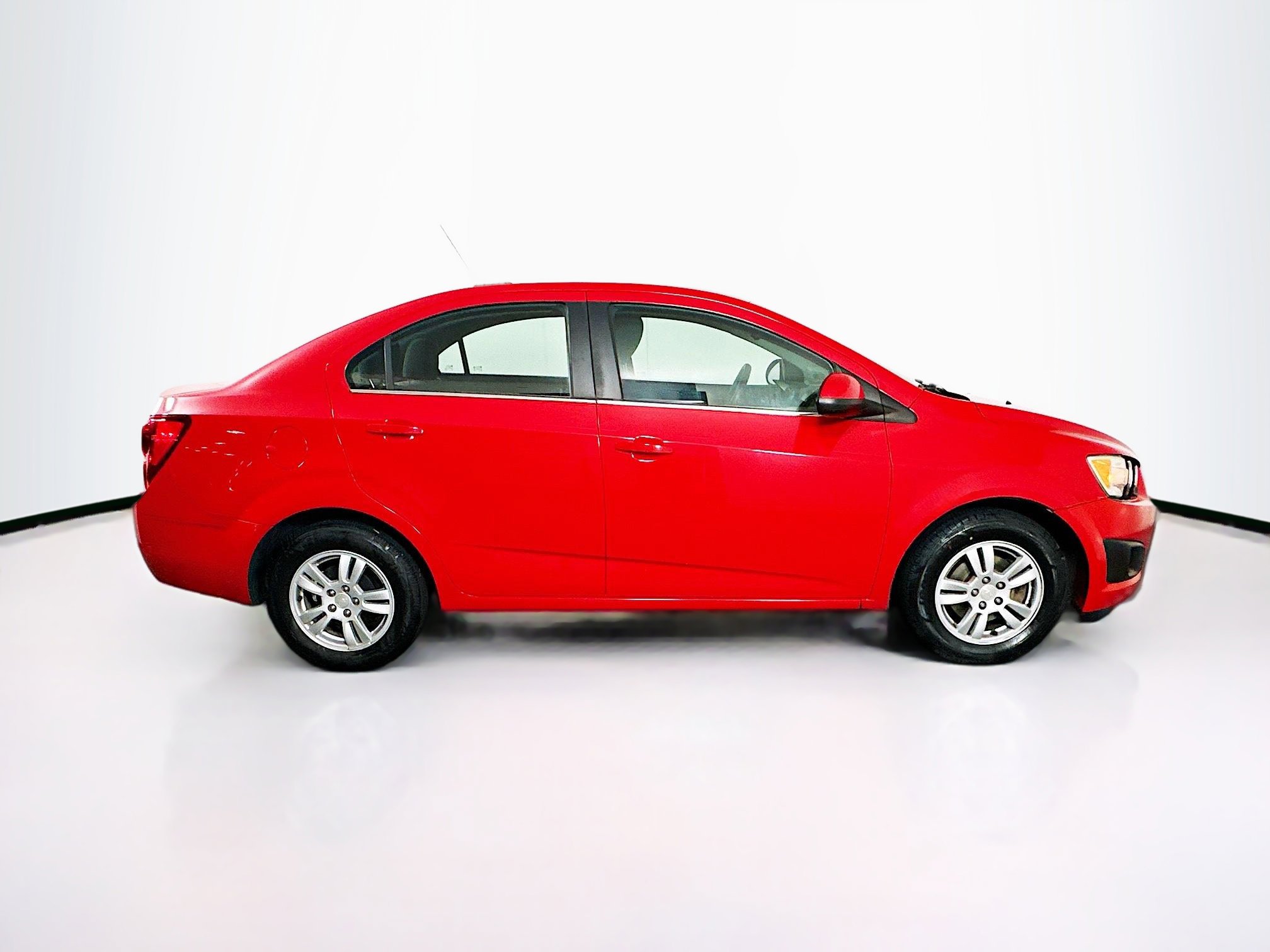 Used 2015 Chevrolet Sonic LT image 10