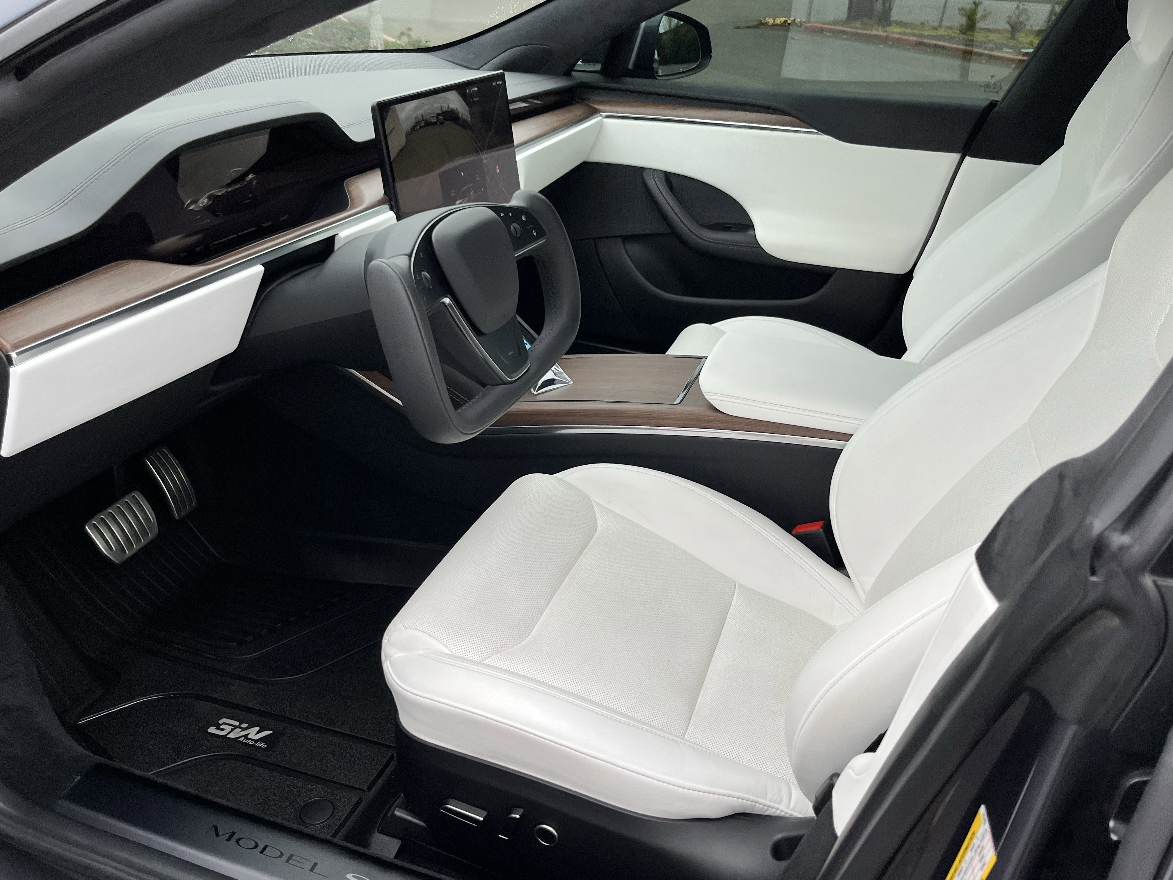 Used 2022 Tesla Model S image 9