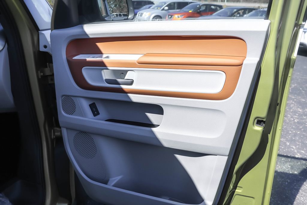 New 2025 Volkswagen ID. Buzz Pro S Plus image 39