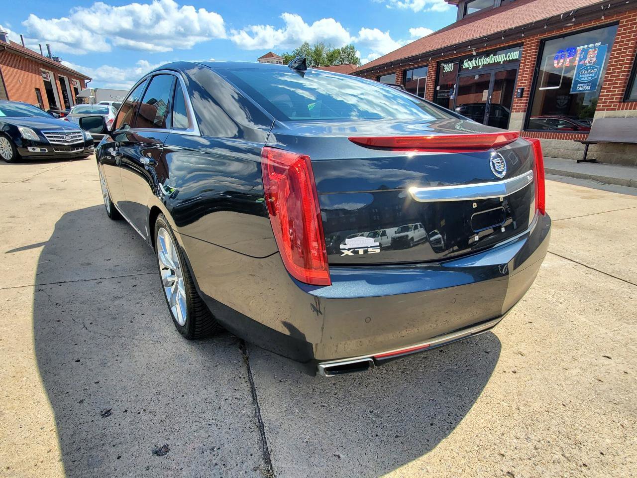 Used 2015 Cadillac XTS Luxury w/ Driver Awareness Package image 7