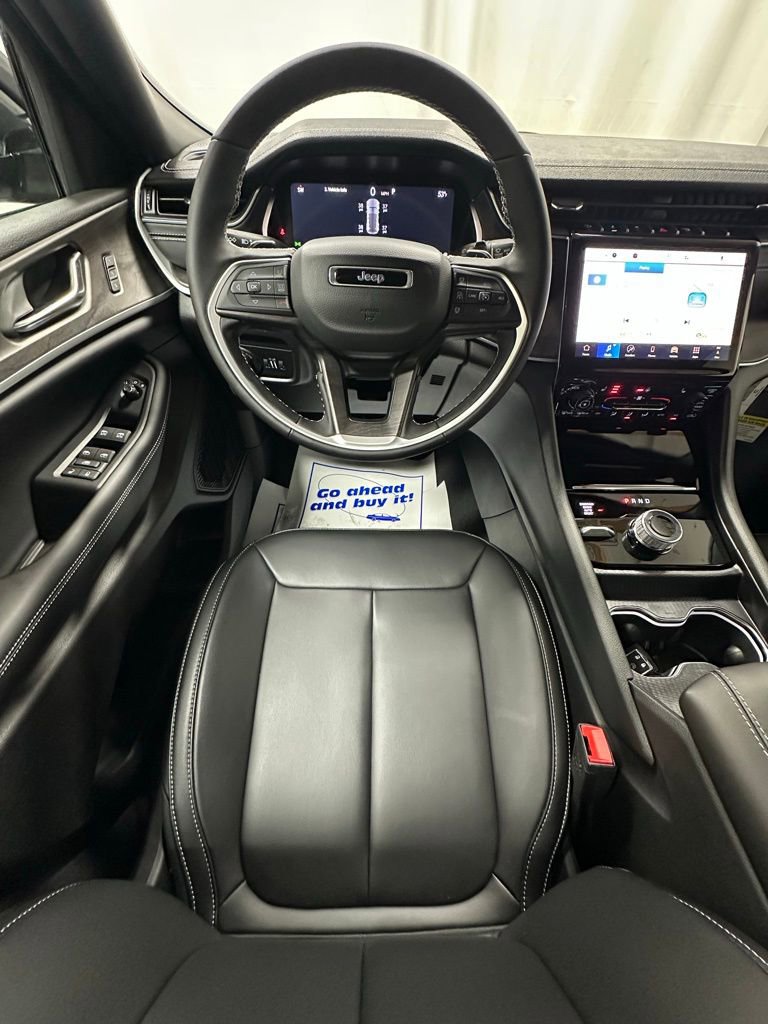 New 2025 Jeep Grand Cherokee Limited w/ Trailer Tow Package image 15