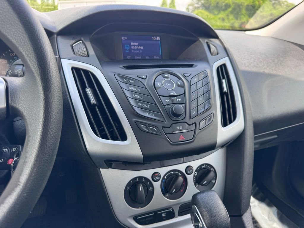 Used 2014 Ford Focus SE FWD image 26