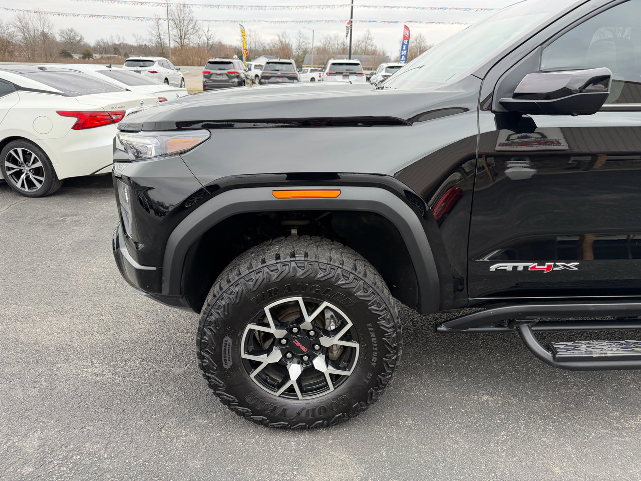 Used 2023 GMC Canyon AT4X image 11