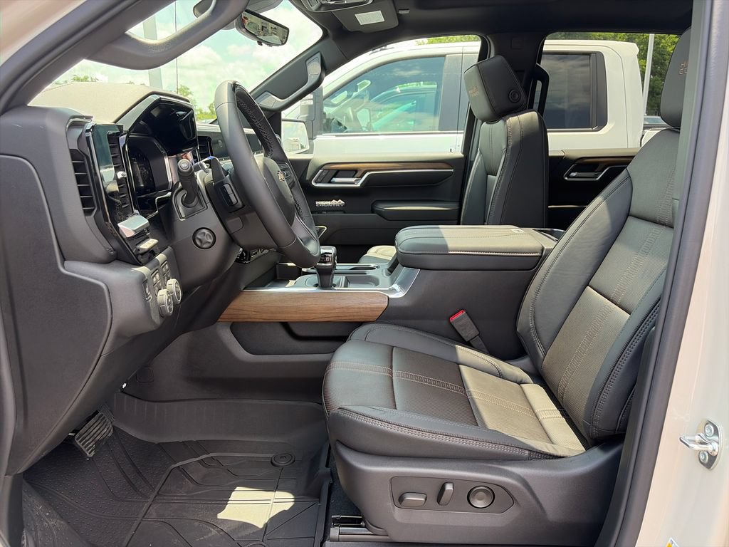 New 2026 Chevrolet Silverado 1500 High Country AWD/4WD image 12